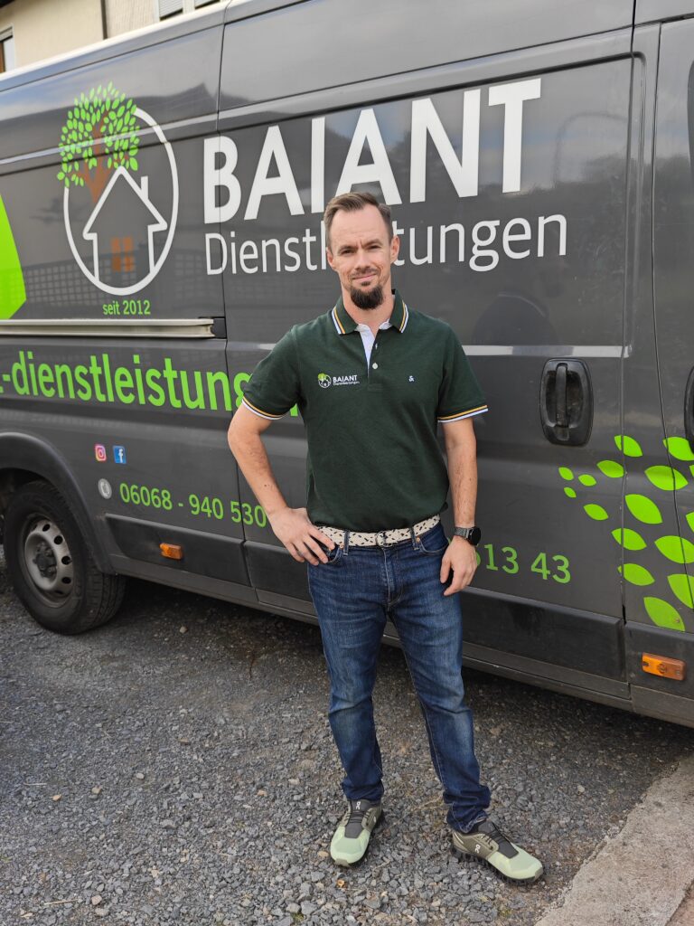 Julian Baiant, Inhaber von Baiant Dienstleistungen – Entrümpelung und Haushaltsauflösung im Odenwald